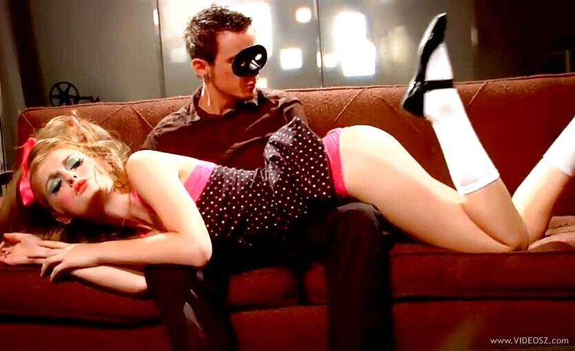 A make-up slut enjoys unusual sex in front of the camera