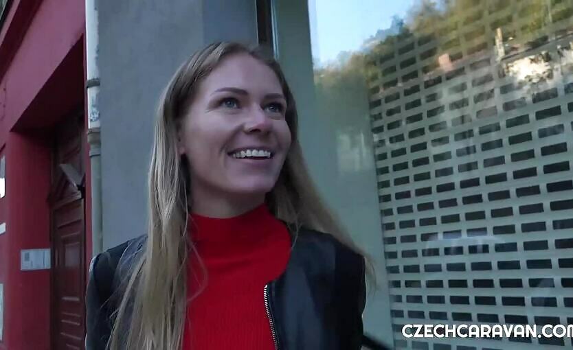 Czech Caravan - Claudia Macc E03 / Tinder Dating