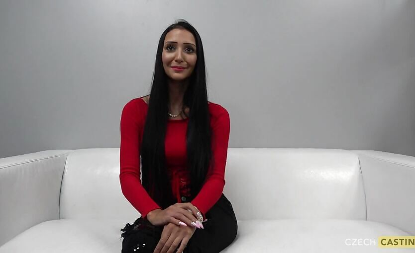 Czech girl Nicol fucks at casting